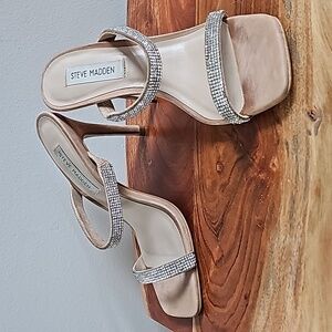 Steve Madden 2 strap nubuck heels